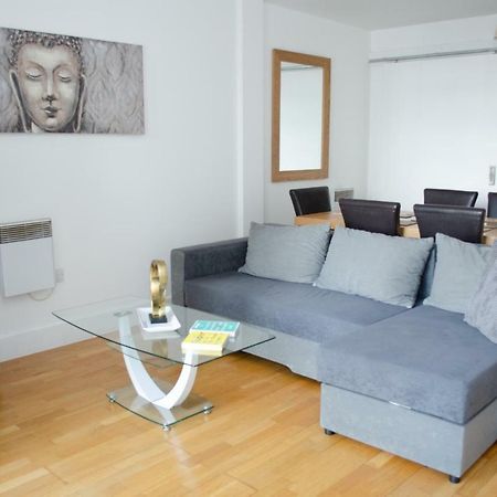 Serviced Apartment In Liverpool City Centre - Free Parking - Balcony - By Happy Days Kültér fotó