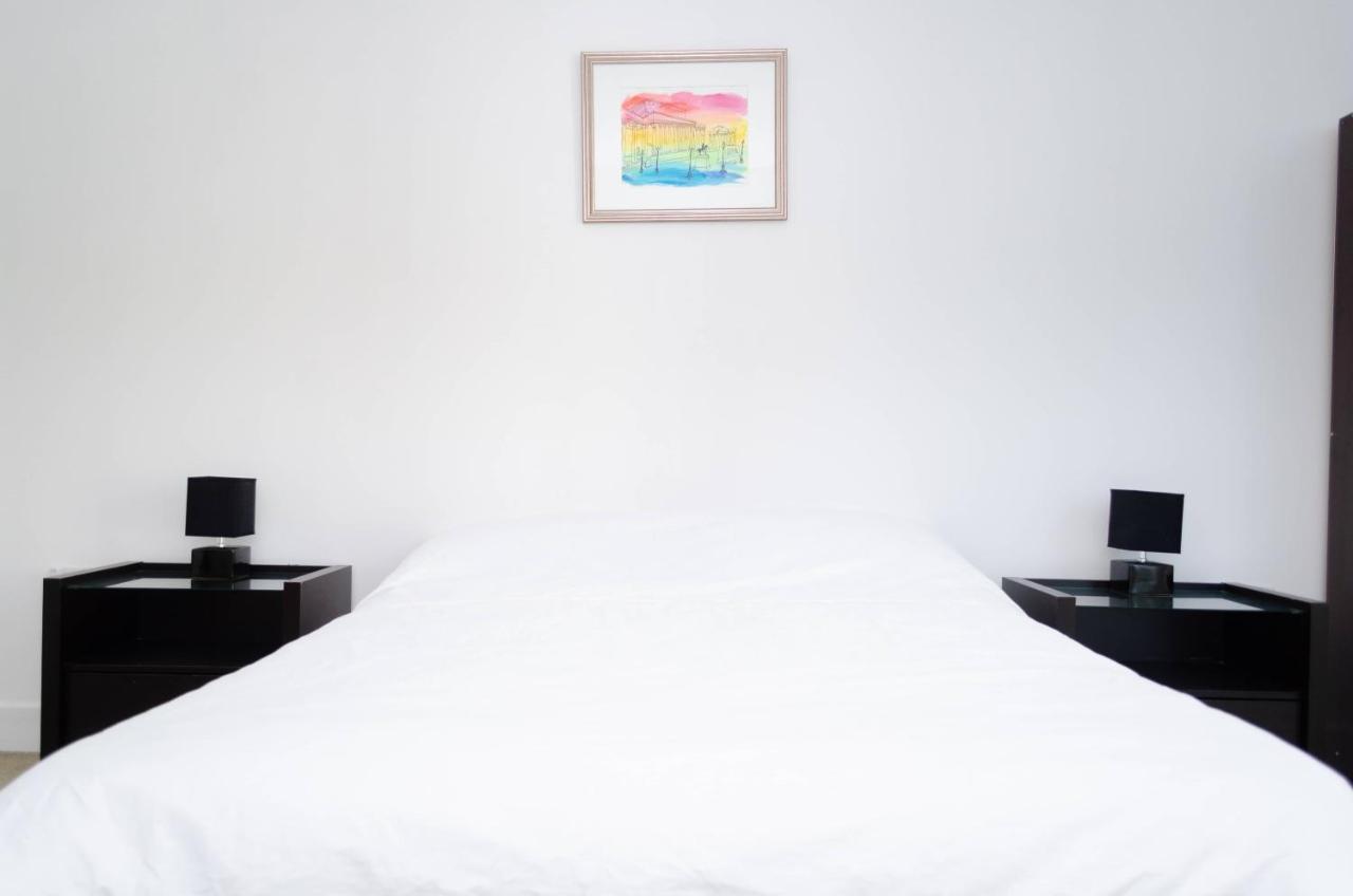 Serviced Apartment In Liverpool City Centre - Free Parking - Balcony - By Happy Days Kültér fotó