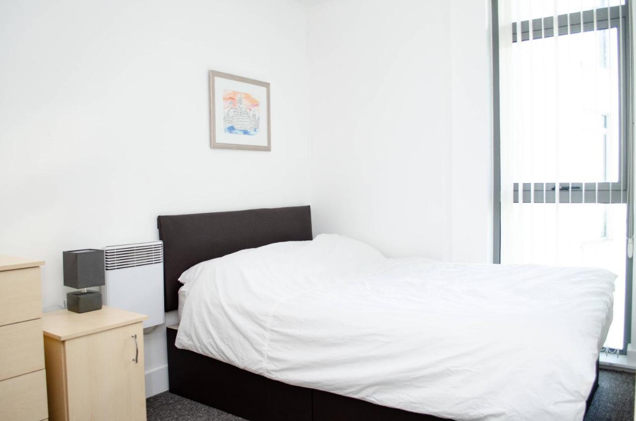 Serviced Apartment In Liverpool City Centre - Free Parking - Balcony - By Happy Days Kültér fotó